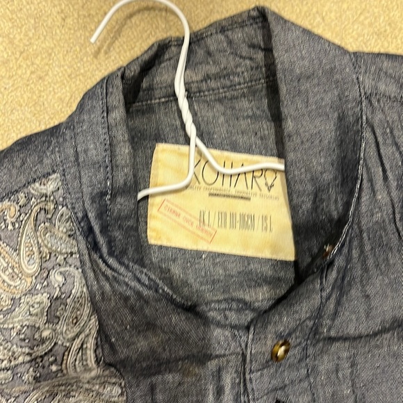 Vintage shirt with lots of details - Picture 3 of 5